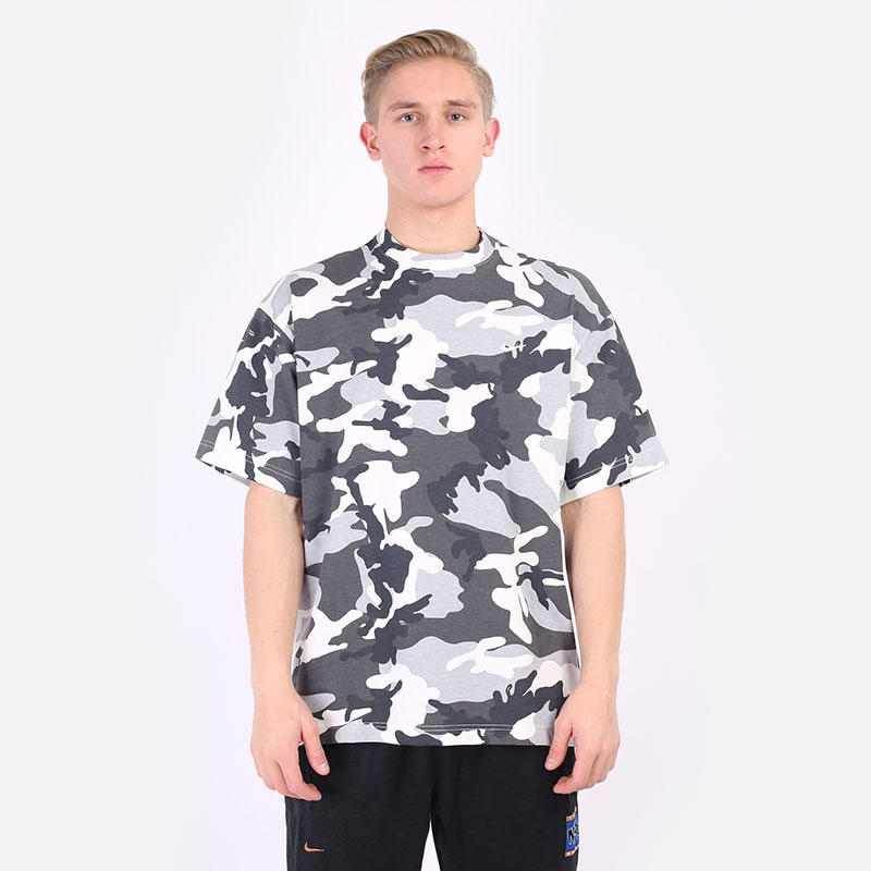 мужская серая футболка Nike Solo Swoosh Camo T-Shirt DN1260-133 - цена, описание, фото 3